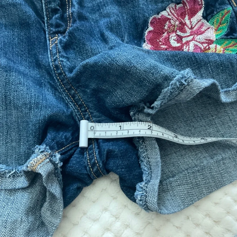 Girl’s Old Navy Jean Shorts with Embroidered‎ Flowers - Size 14